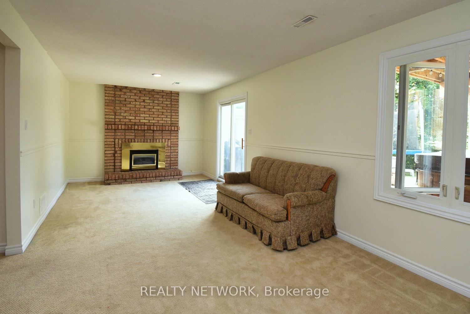 Photo 16 of 47 Highland Park Drive, Hamilton, Dundas — HOMEH