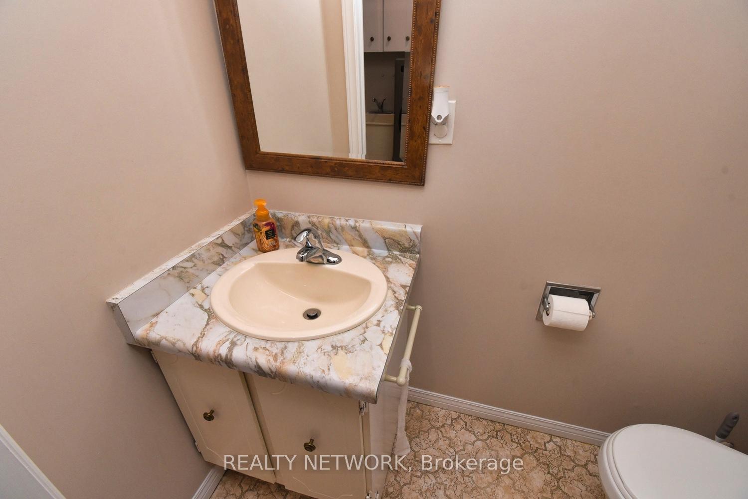 Photo 19 of 47 Highland Park Drive, Hamilton, Dundas — HOMEH