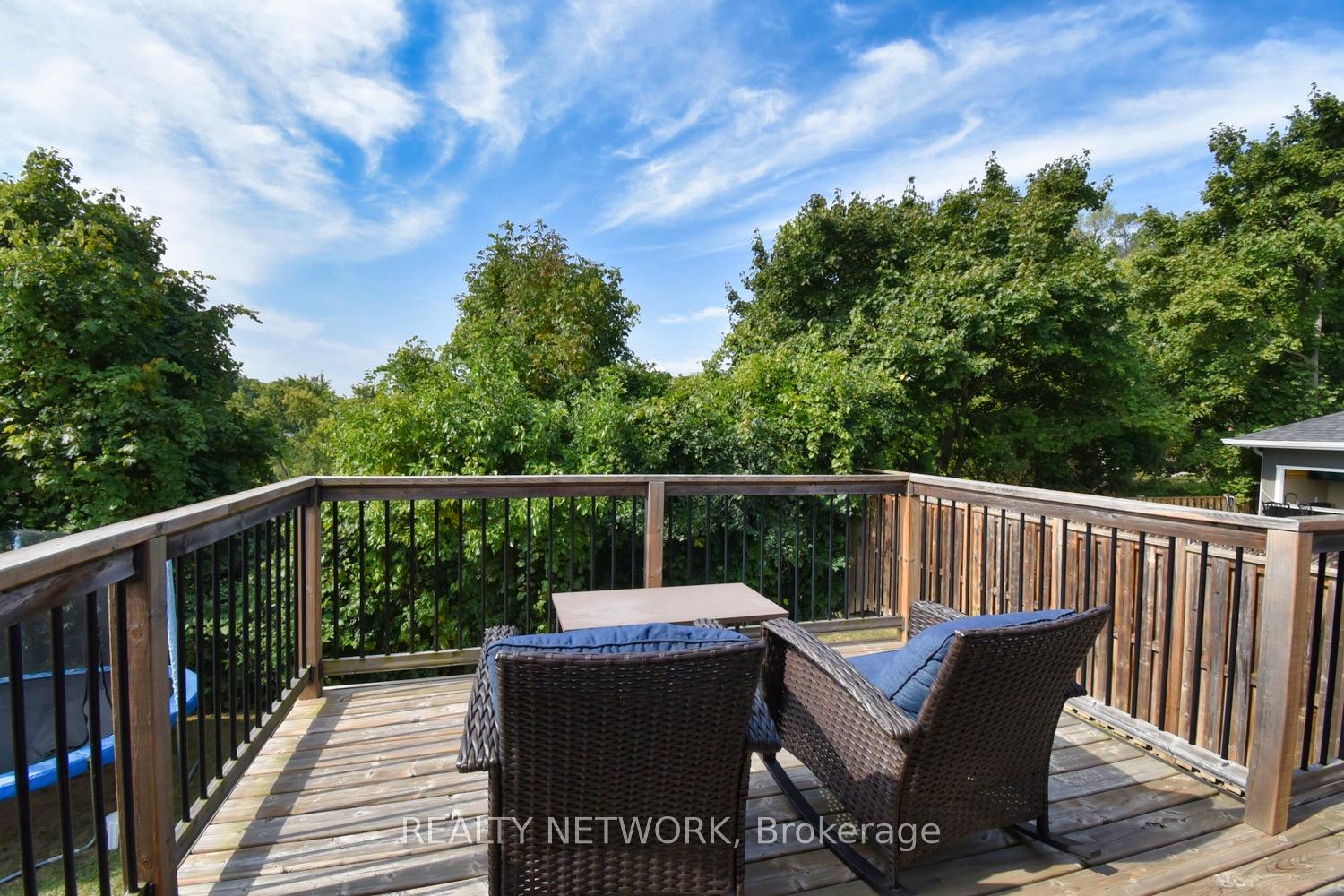 Photo 29 of 47 Highland Park Drive, Hamilton, Dundas — HOMEH