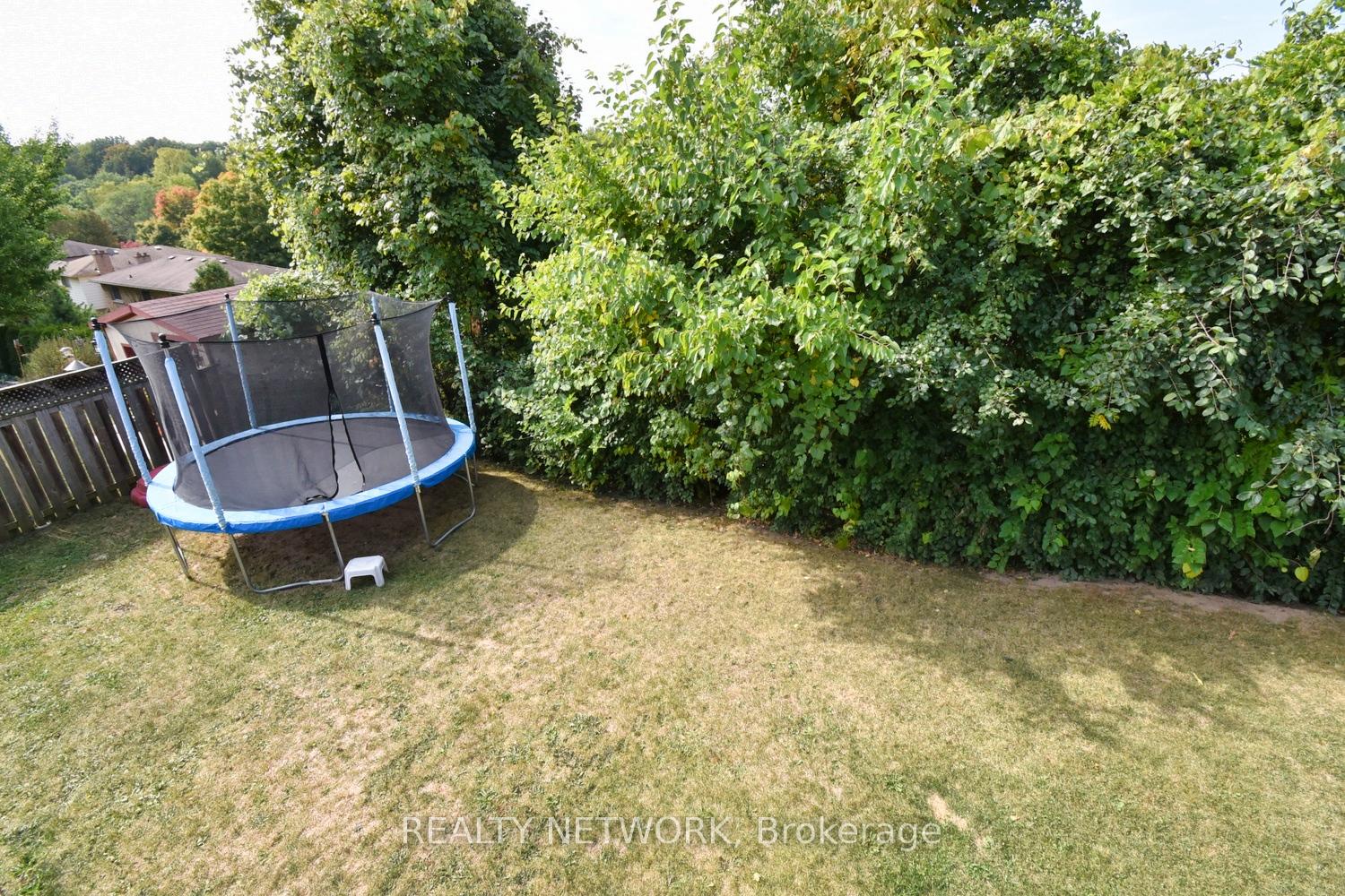 Photo 32 of 47 Highland Park Drive, Hamilton, Dundas — HOMEH
