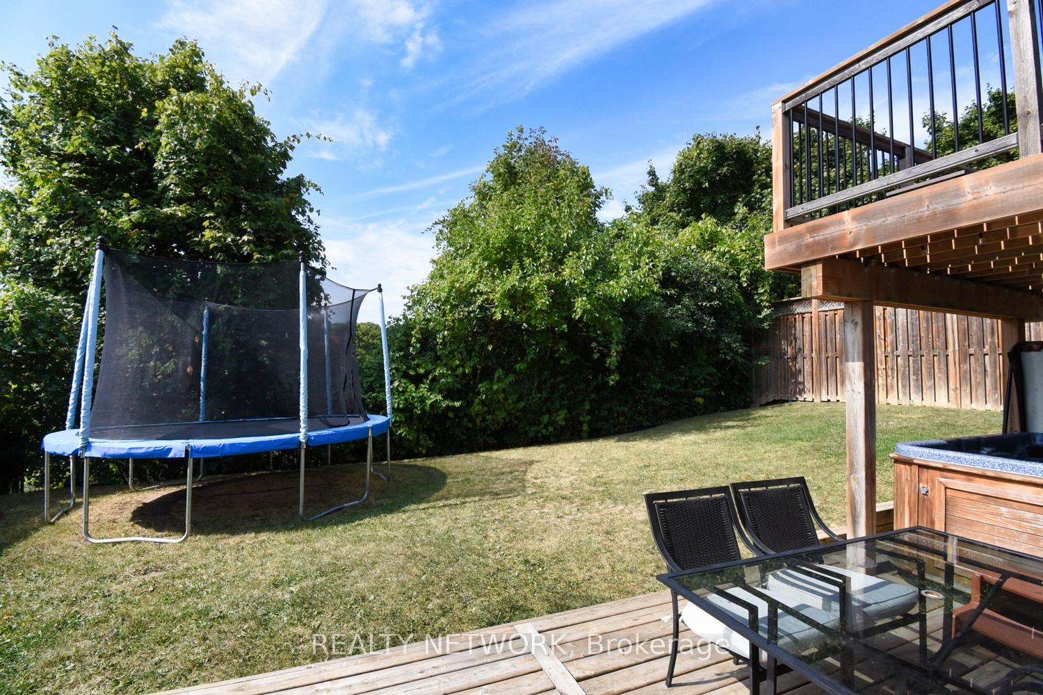 Photo 33 of 47 Highland Park Drive, Hamilton, Dundas — HOMEH