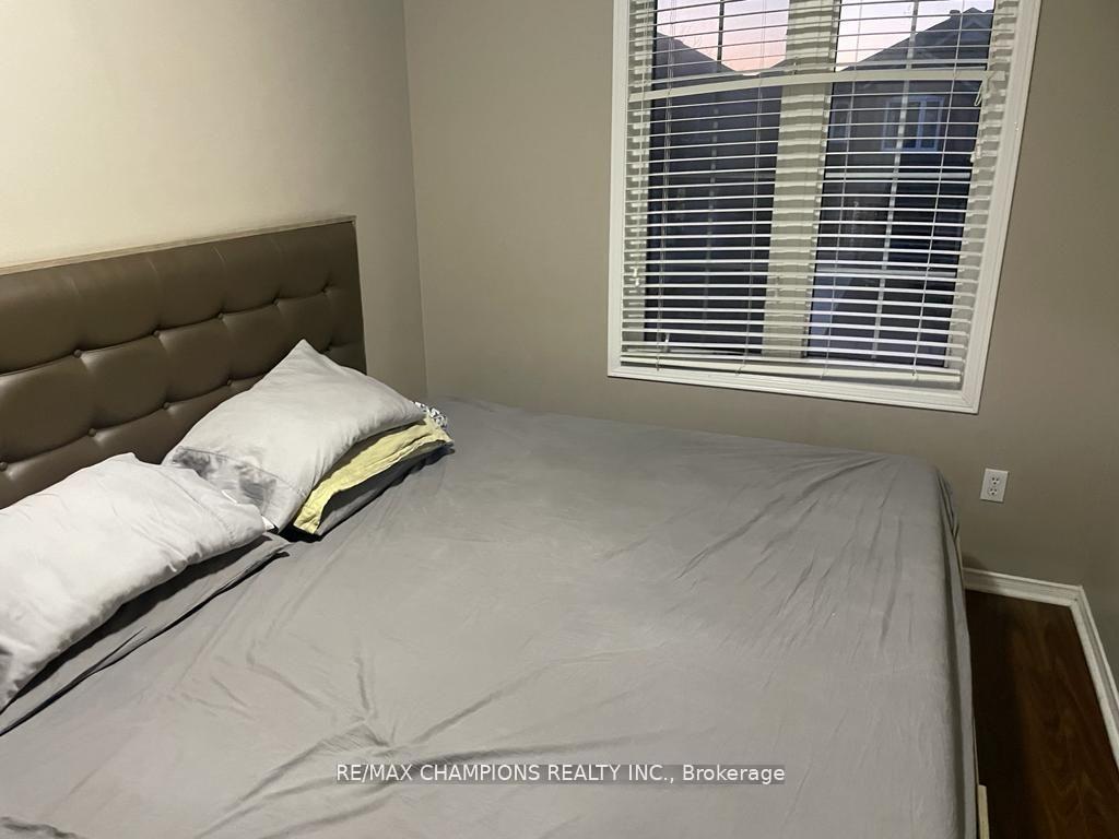 Photo 4 of Unit Upper, 45 Feather Reed Way, Brampton, Sandringham-Wellington — HOMEH