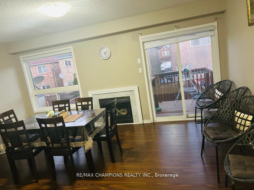 Photo 6 of Unit Upper, 45 Feather Reed Way, Brampton, Sandringham-Wellington — HOMEH