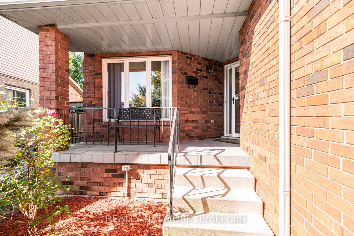 Photo 2 of 755 Templemead Drive, Hamilton, Templemead — HOMEH