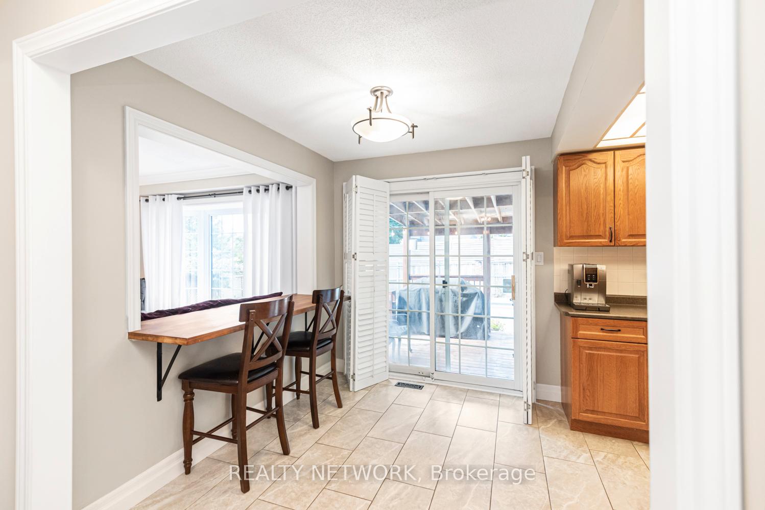 Photo 11 of 755 Templemead Drive, Hamilton, Templemead — HOMEH