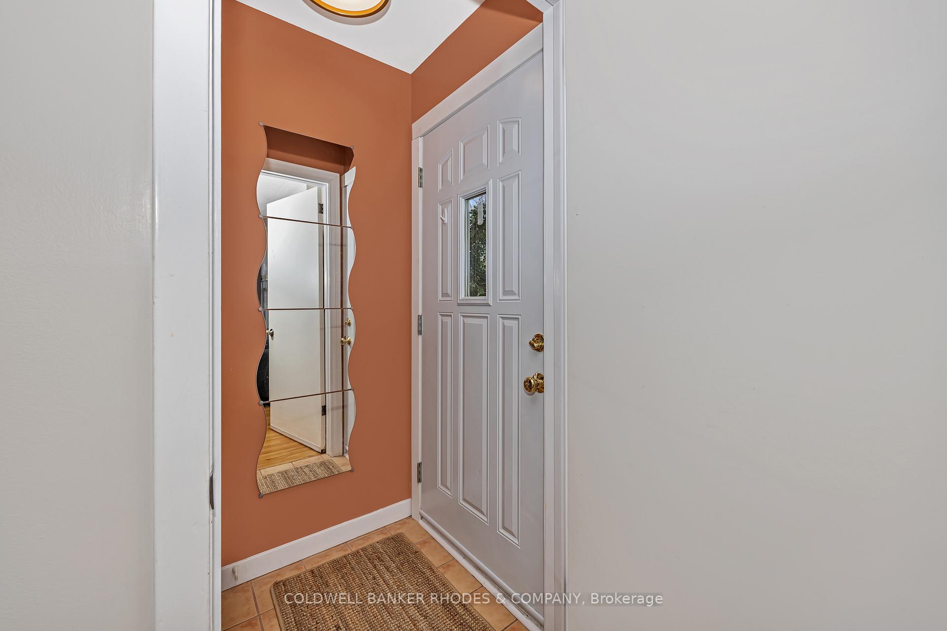 Photo 2 of 1063 Silver Street, Ottawa, Carlington — HOMEH