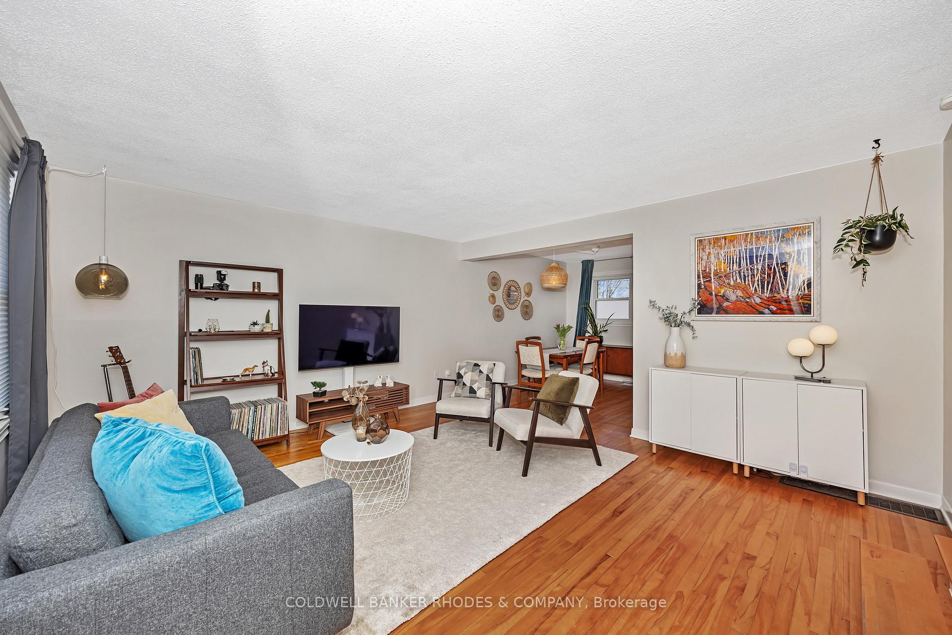 Photo 4 of 1063 Silver Street, Ottawa, Carlington — HOMEH