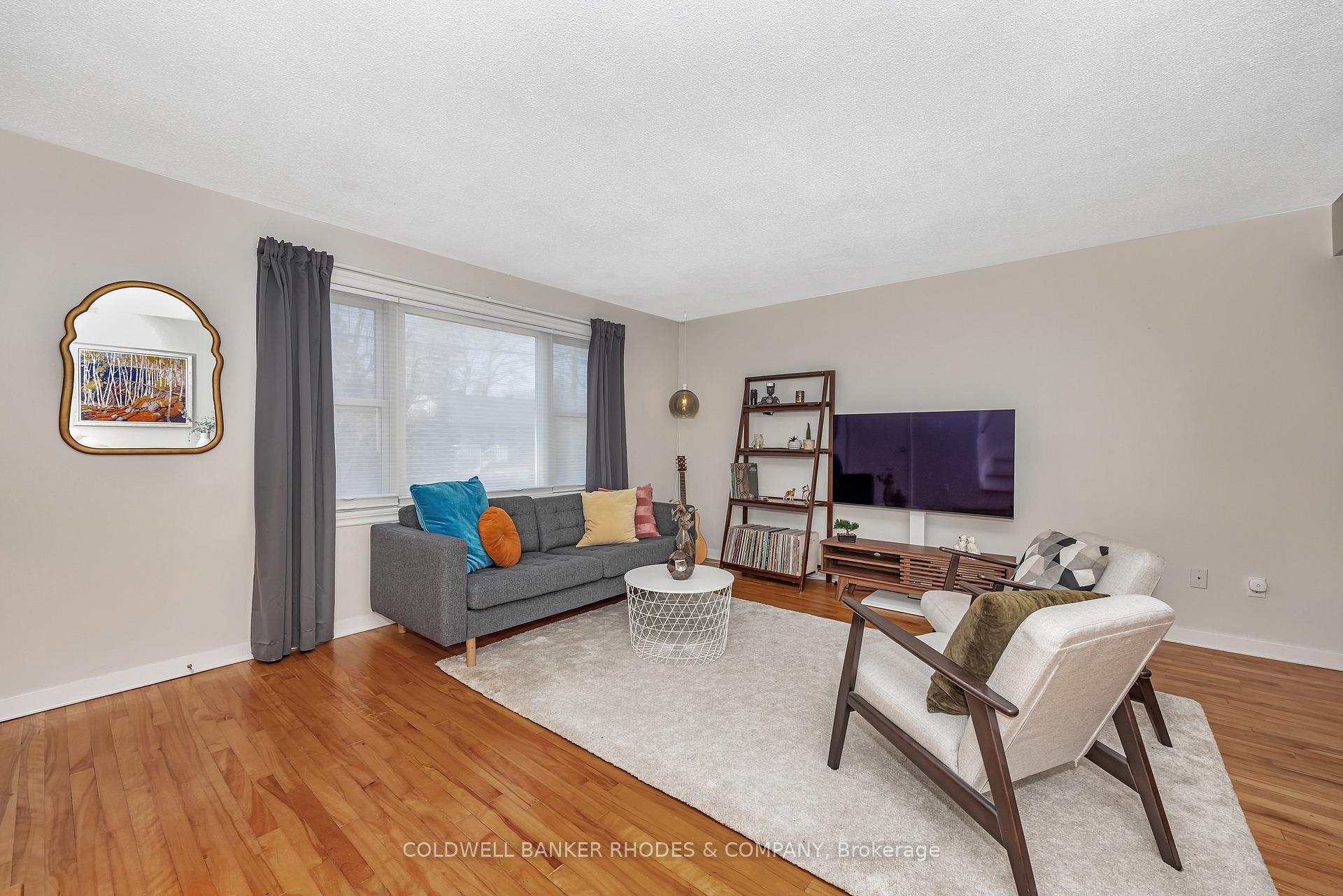 Photo 5 of 1063 Silver Street, Ottawa, Carlington — HOMEH
