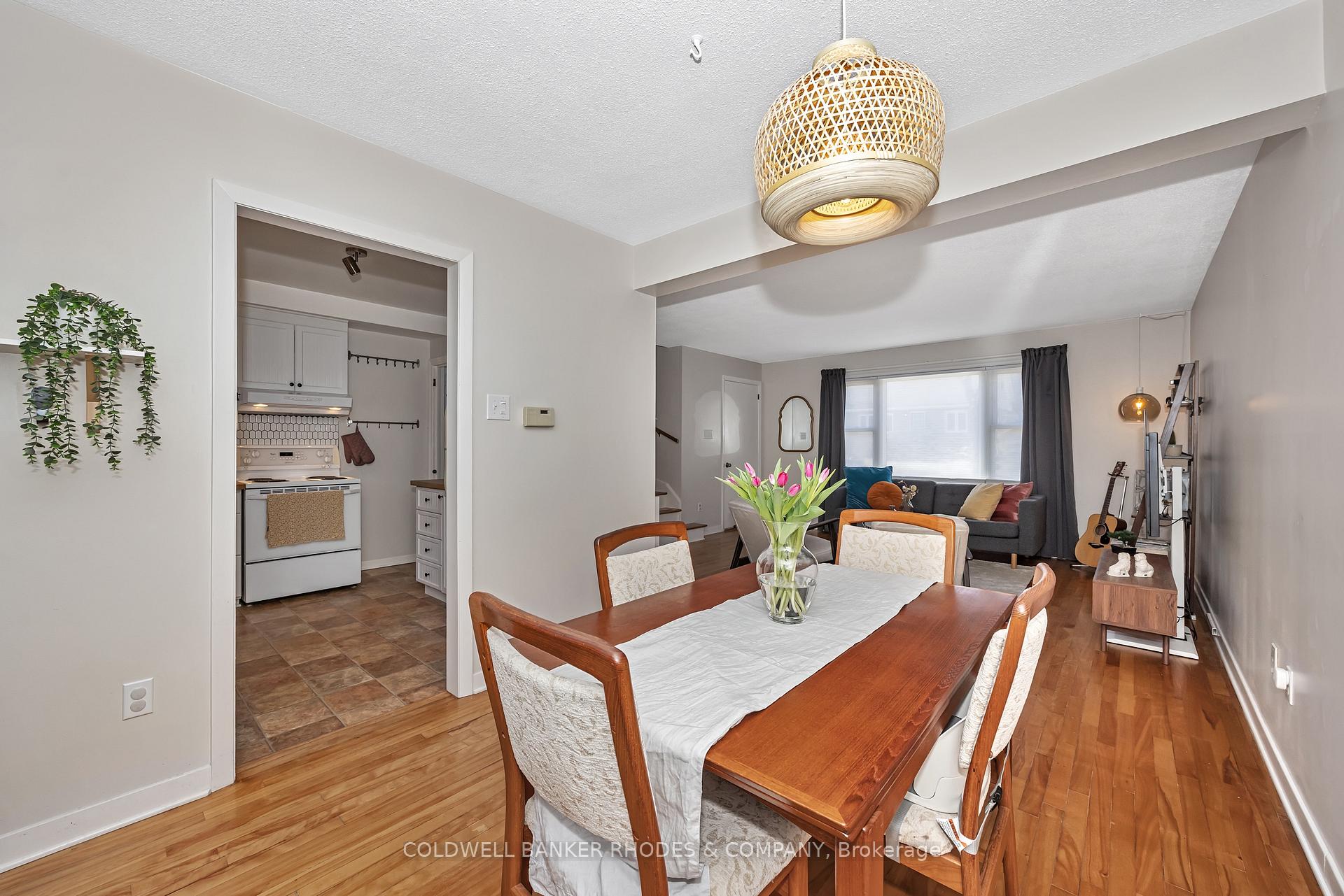 Photo 10 of 1063 Silver Street, Ottawa, Carlington — HOMEH