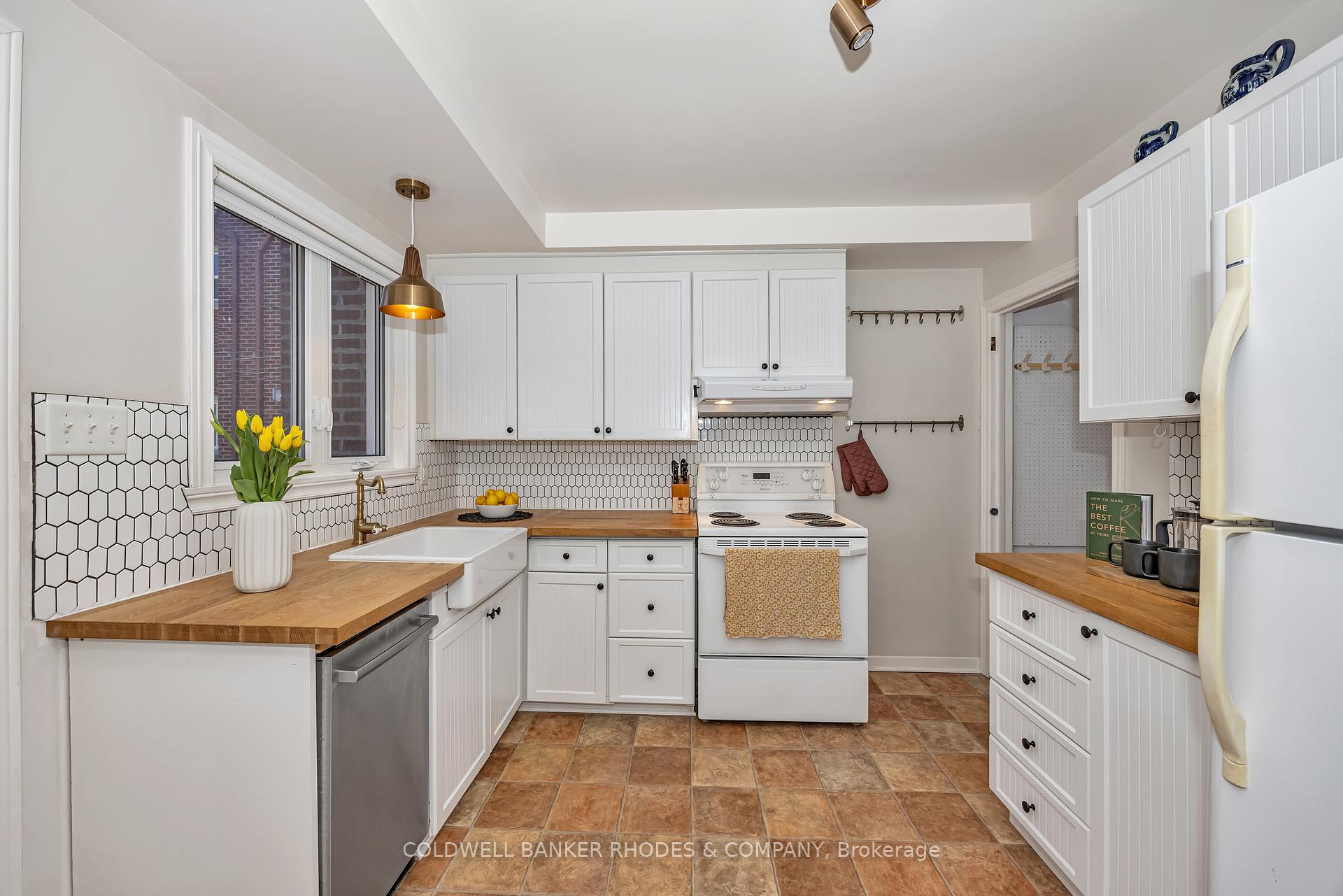Photo 9 of 1063 Silver Street, Ottawa, Carlington — HOMEH
