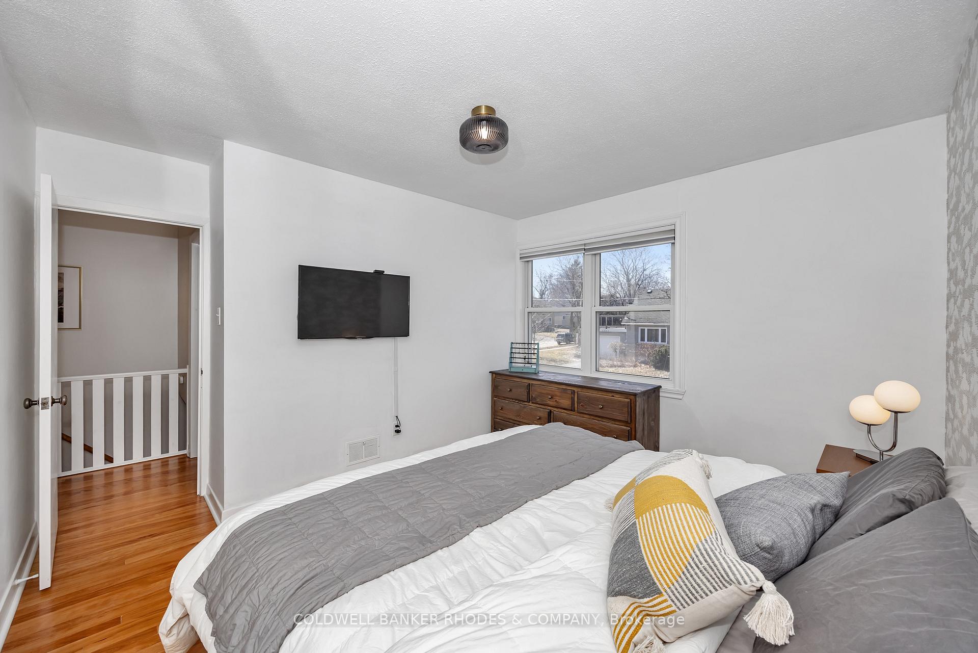 Photo 19 of 1063 Silver Street, Ottawa, Carlington — HOMEH