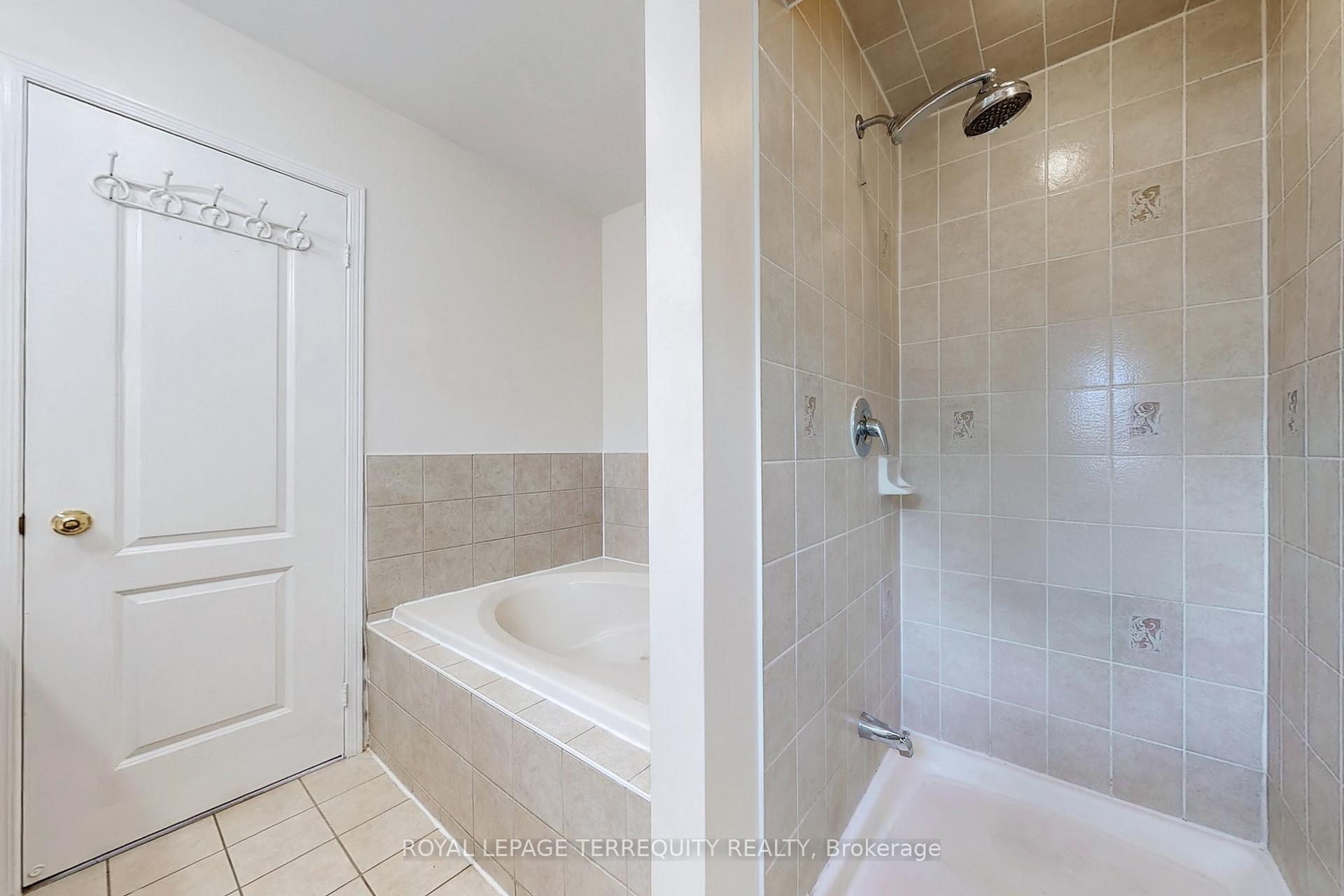 Photo 44 of 54 Mistdale Crescent, Brampton, Fletcher's Meadow — HOMEH