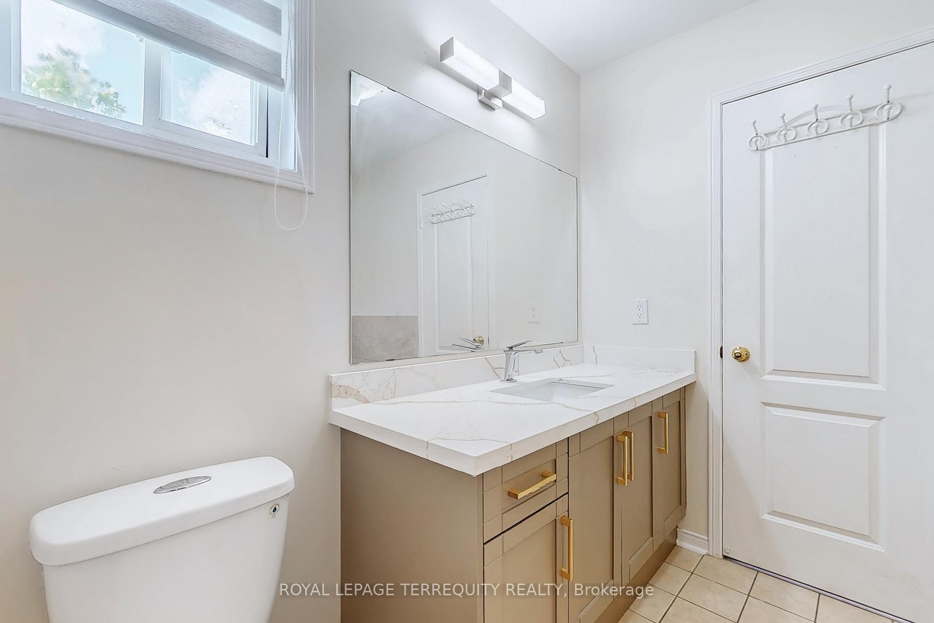 Photo 45 of 54 Mistdale Crescent, Brampton, Fletcher's Meadow — HOMEH