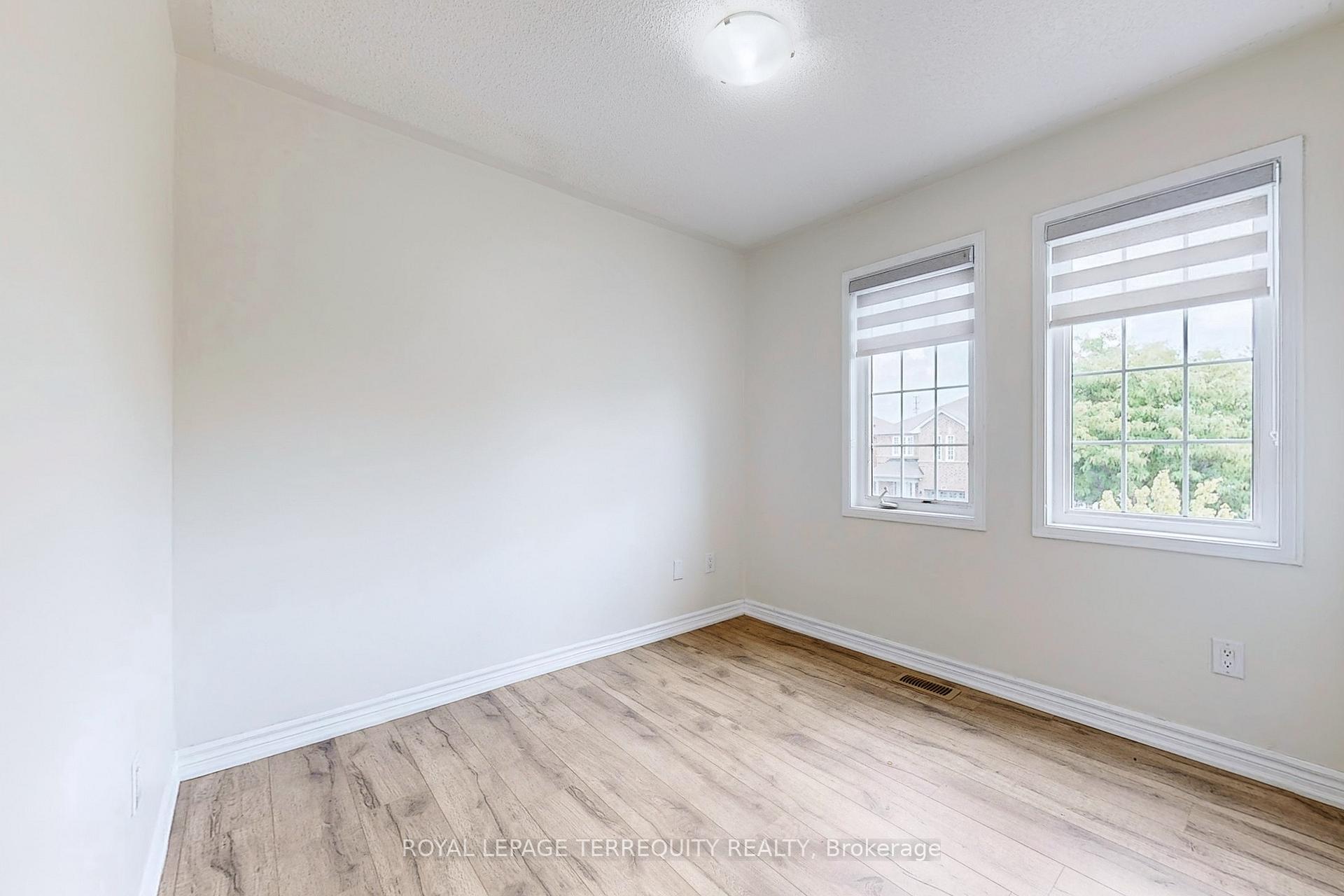 Photo 40 of 54 Mistdale Crescent, Brampton, Fletcher's Meadow — HOMEH