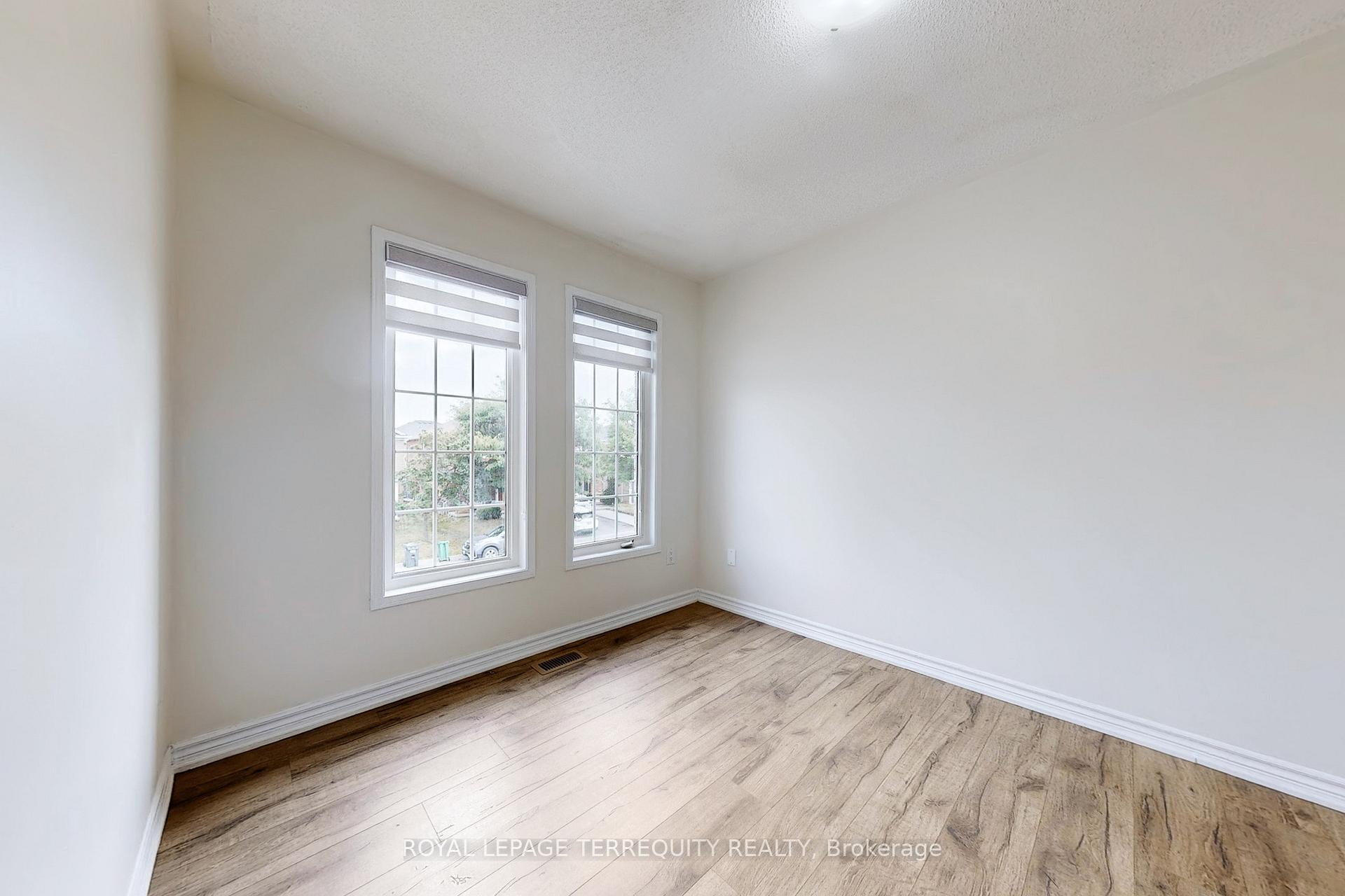 Photo 35 of 54 Mistdale Crescent, Brampton, Fletcher's Meadow — HOMEH