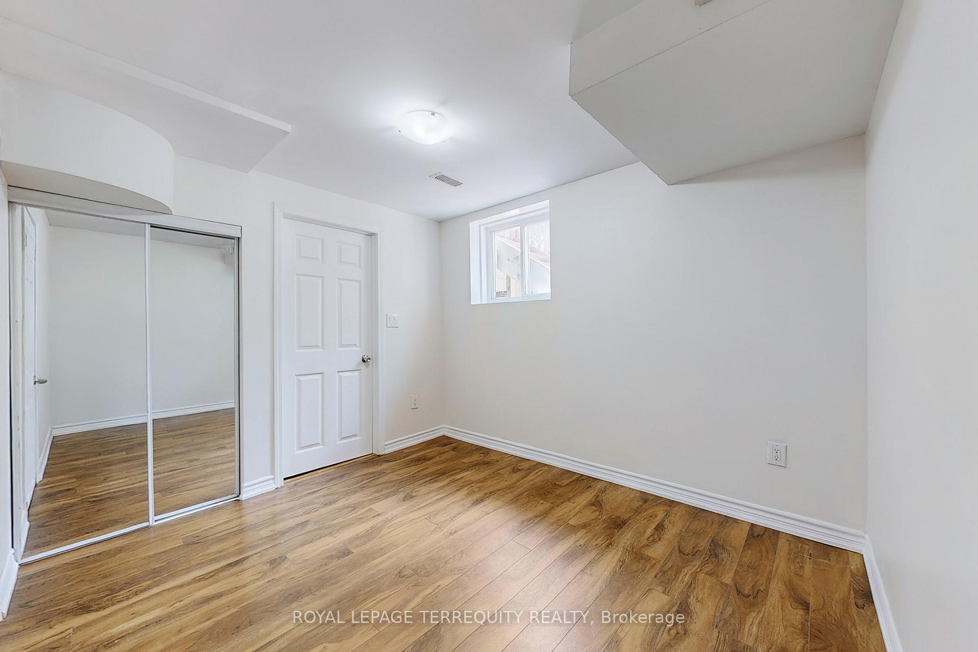 Photo 38 of 54 Mistdale Crescent, Brampton, Fletcher's Meadow — HOMEH