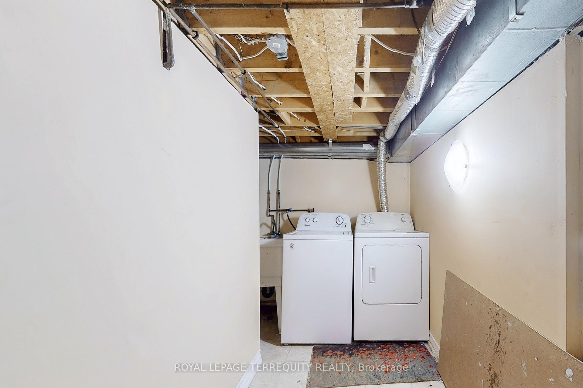 Photo 46 of 54 Mistdale Crescent, Brampton, Fletcher's Meadow — HOMEH
