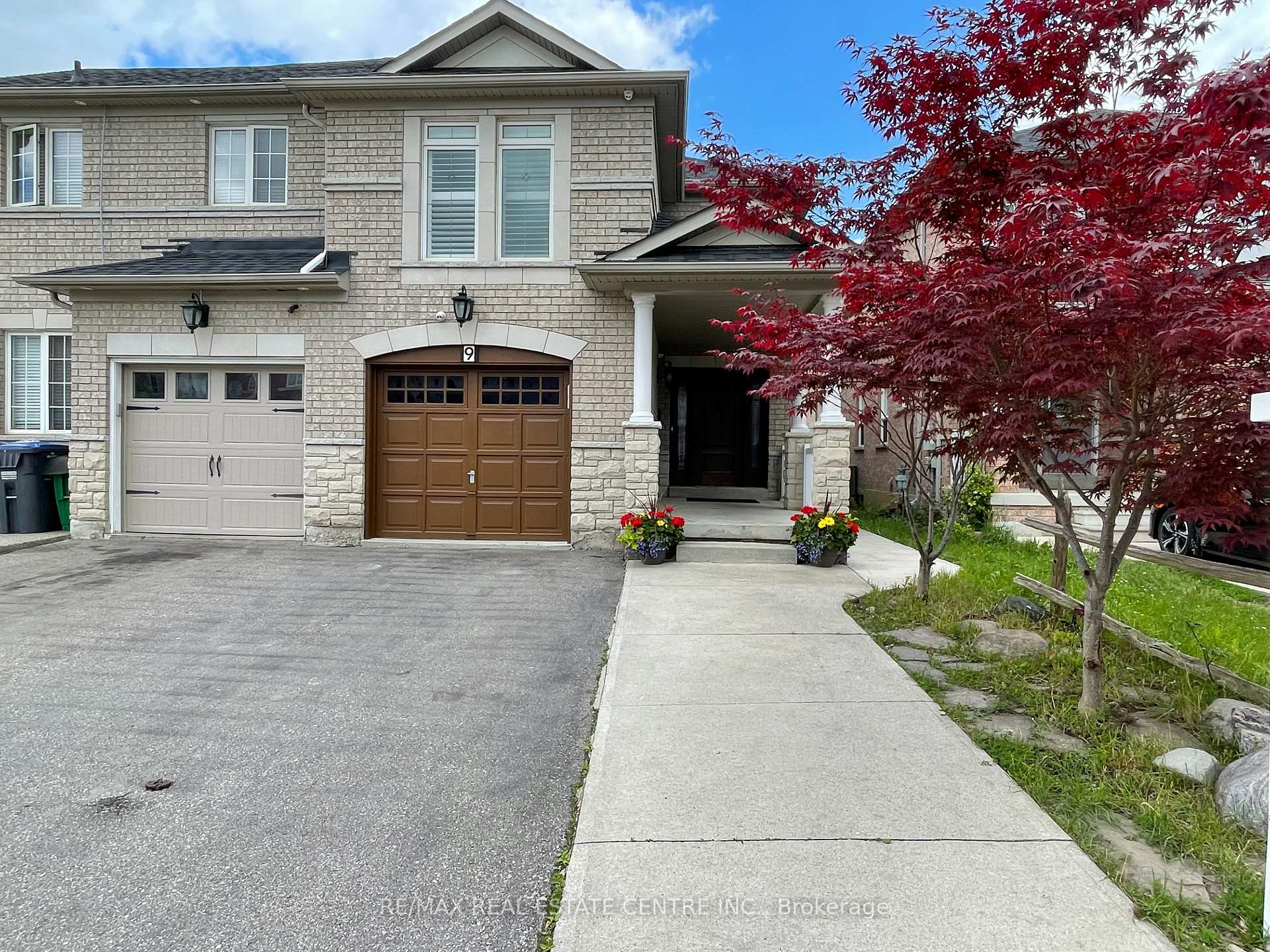 Front of 9 Amethyst Circle S