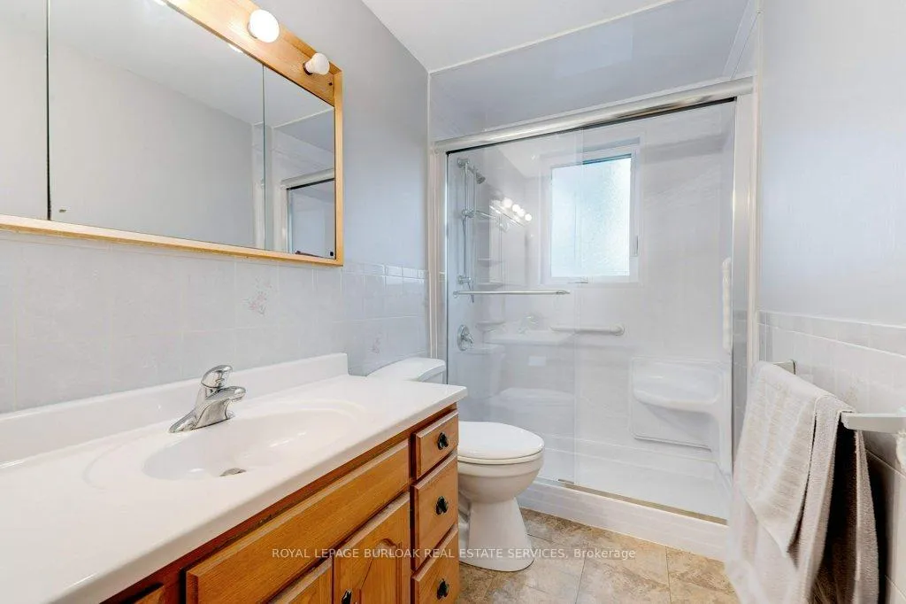 Photo 5 of 114 Second Road E, Hamilton, Rural Stoney Creek — HOMEH