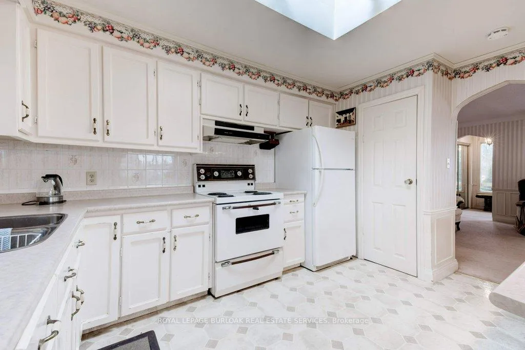 Photo 9 of 114 Second Road E, Hamilton, Rural Stoney Creek — HOMEH