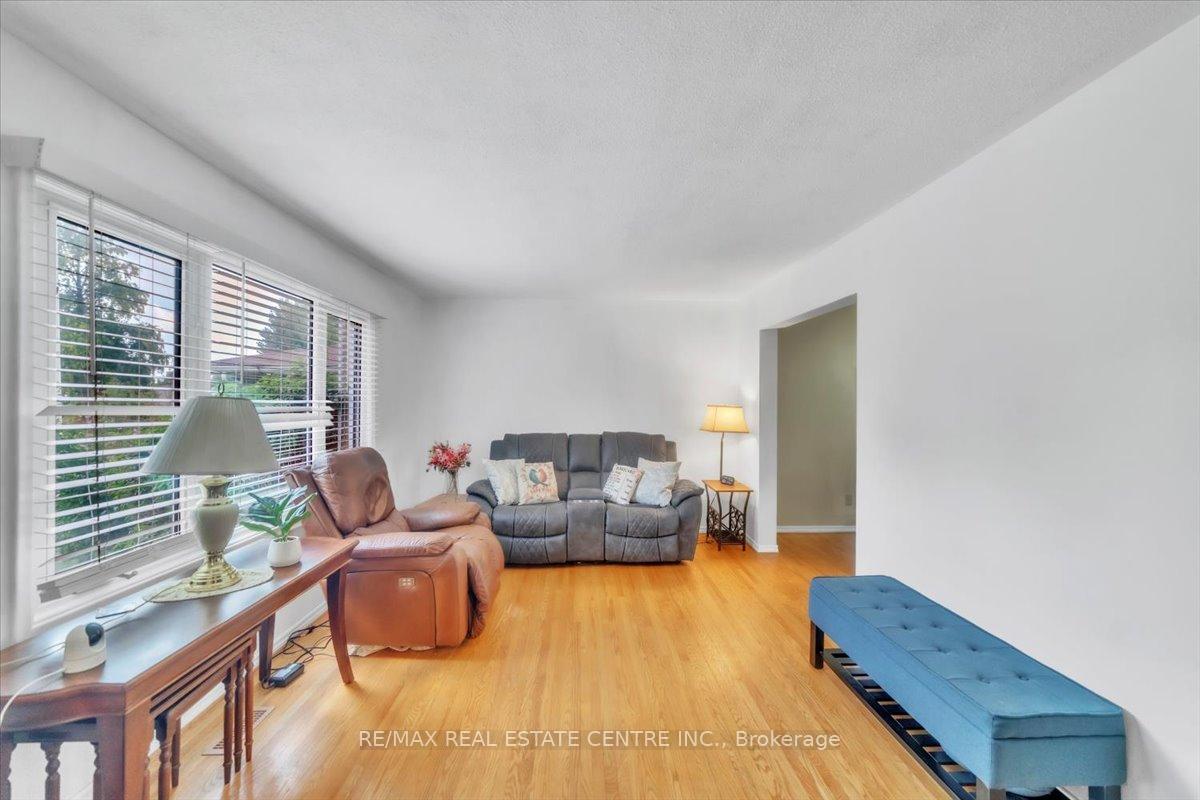 Photo 5 of 88 Sutherland Avenue, Brampton, Madoc — HOMEH