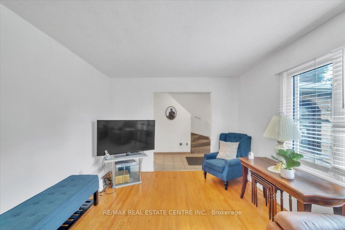 Photo 7 of 88 Sutherland Avenue, Brampton, Madoc — HOMEH