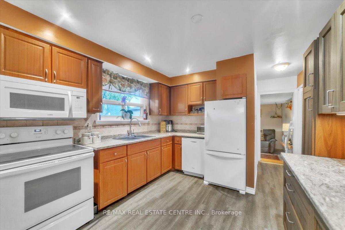 Photo 11 of 88 Sutherland Avenue, Brampton, Madoc — HOMEH