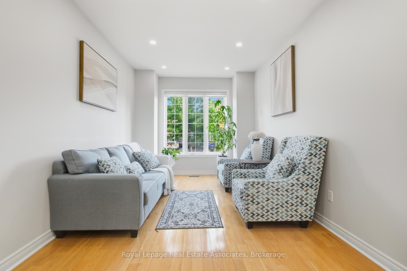 Photo 3 of 66 Millhouse Mews, Brampton, Bram West — HOMEH