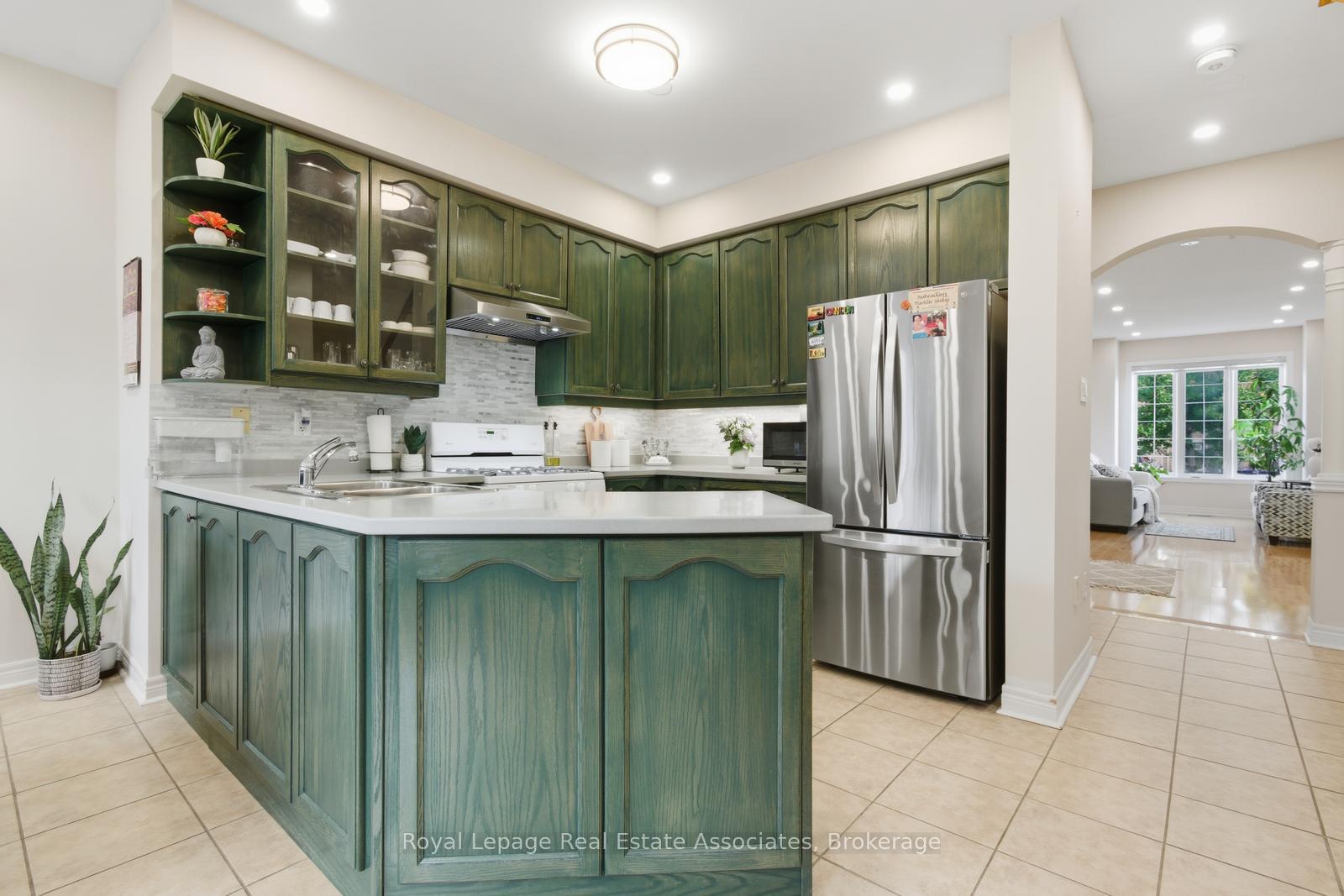 Photo 10 of 66 Millhouse Mews, Brampton, Bram West — HOMEH