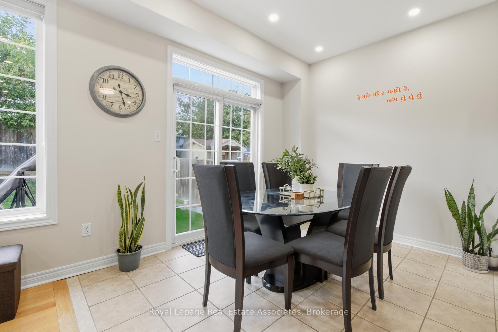 Photo 11 of 66 Millhouse Mews, Brampton, Bram West — HOMEH