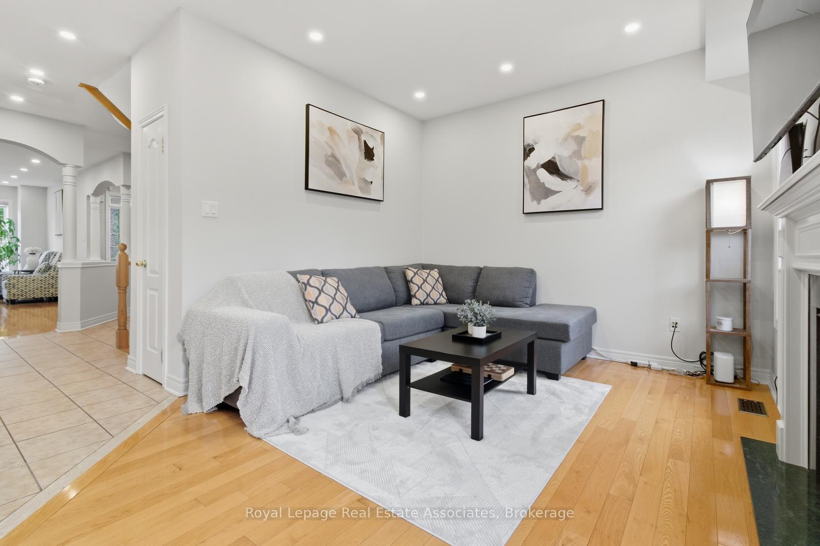Photo 13 of 66 Millhouse Mews, Brampton, Bram West — HOMEH