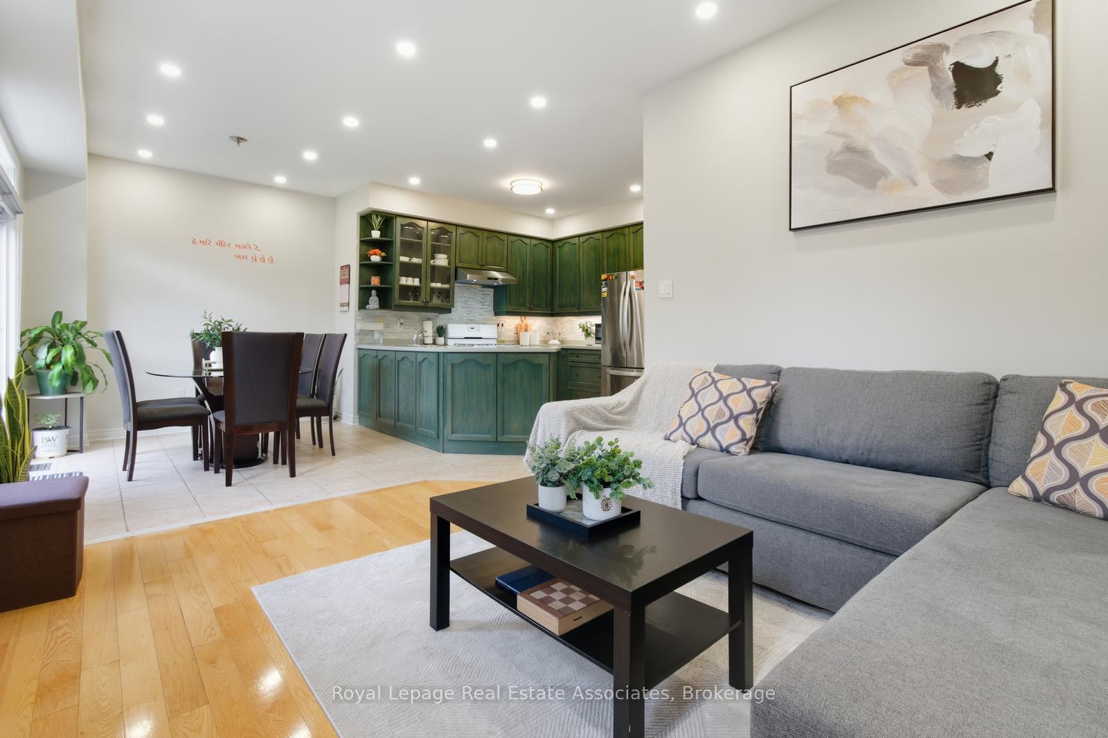 Photo 14 of 66 Millhouse Mews, Brampton, Bram West — HOMEH