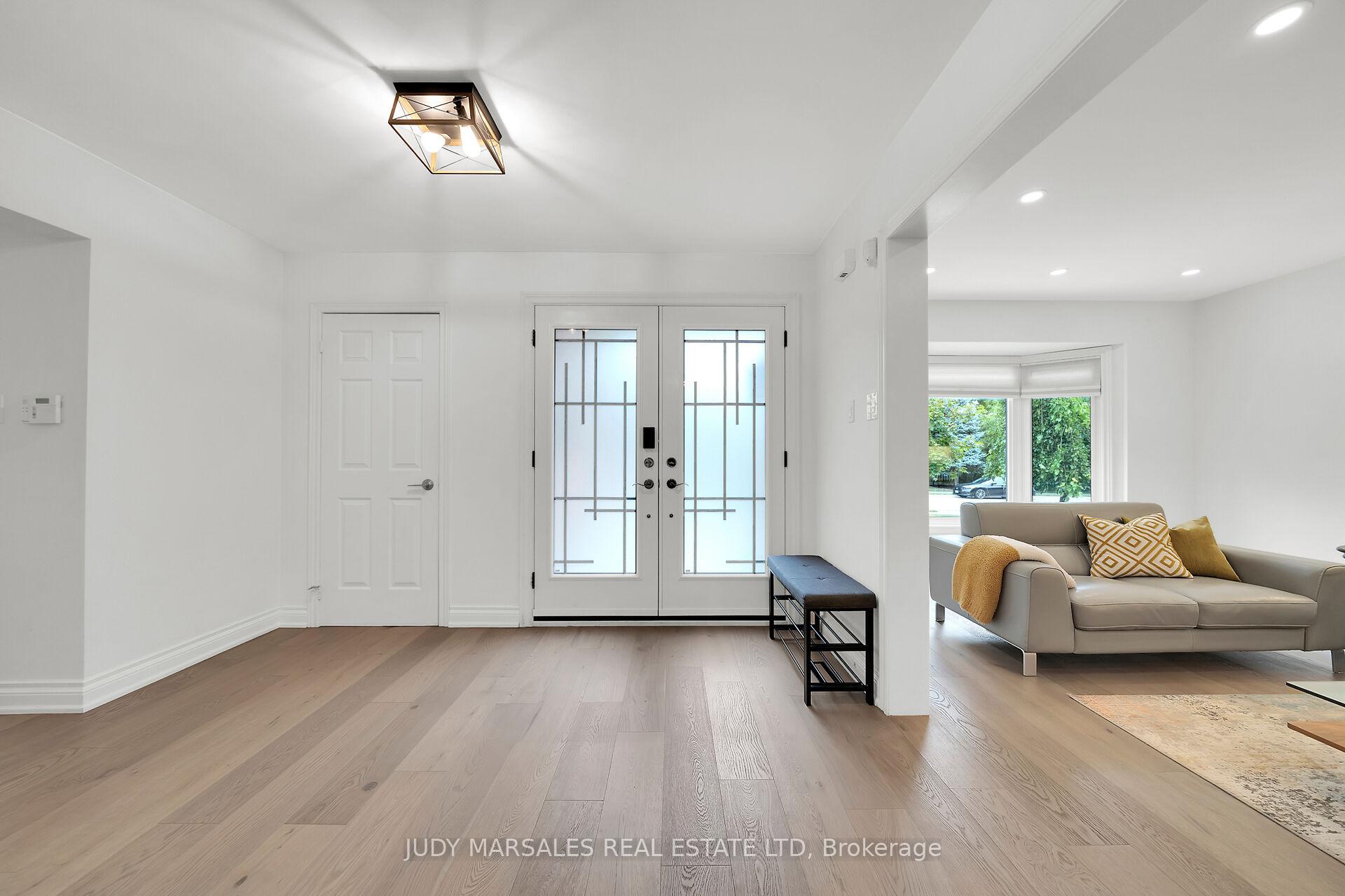 Photo 4 of 26 Huntingwood Avenue, Hamilton, Dundas — HOMEH