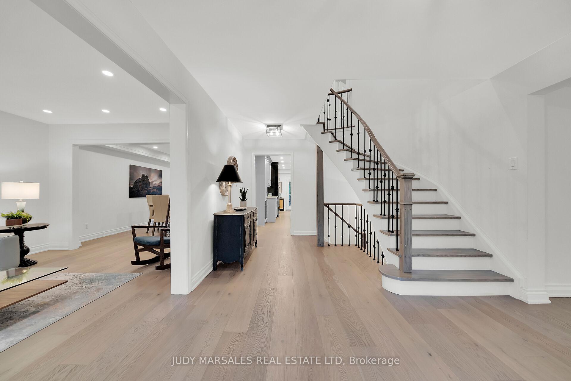 Photo 5 of 26 Huntingwood Avenue, Hamilton, Dundas — HOMEH
