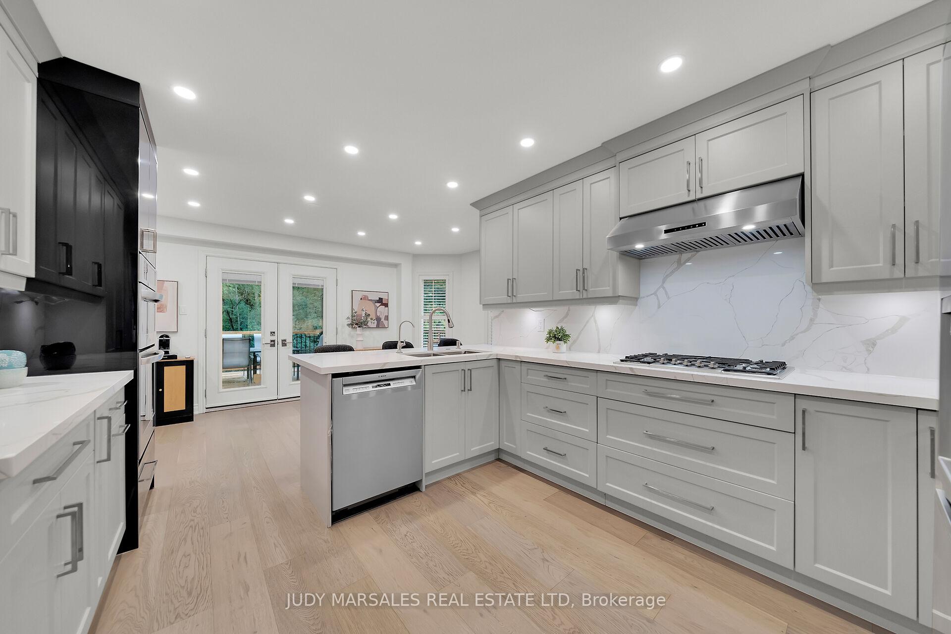 Photo 10 of 26 Huntingwood Avenue, Hamilton, Dundas — HOMEH