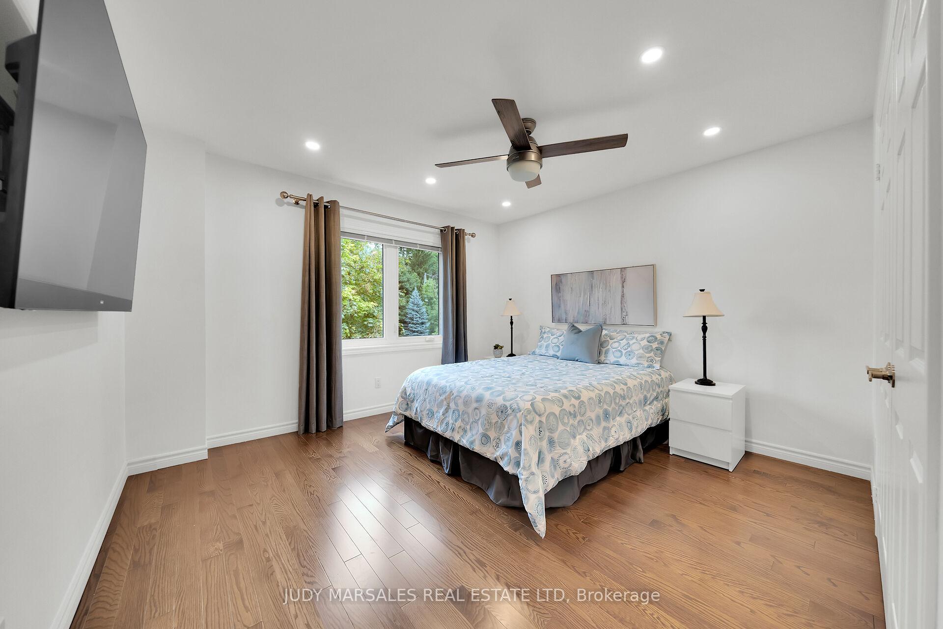 Photo 23 of 26 Huntingwood Avenue, Hamilton, Dundas — HOMEH