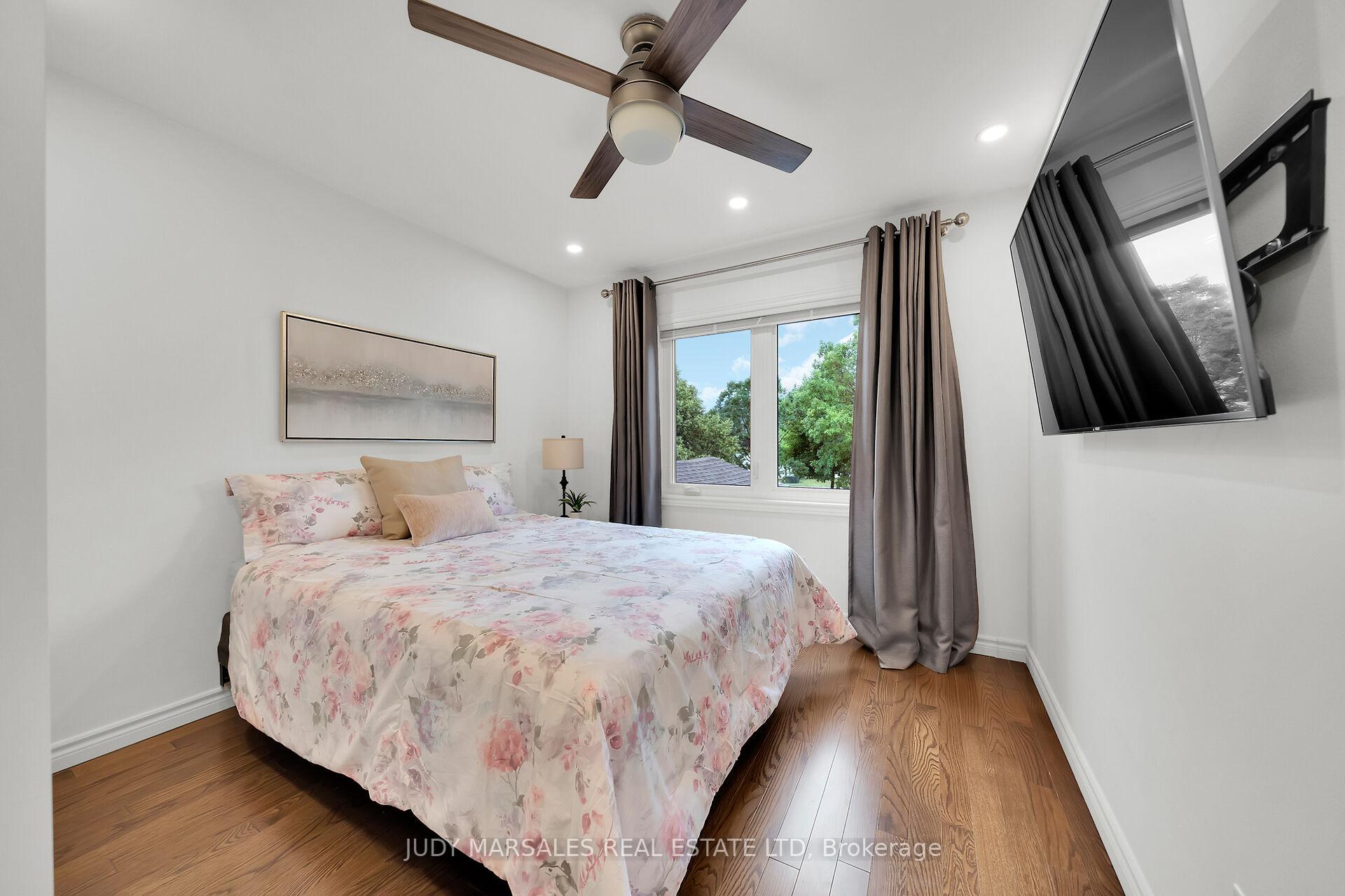 Photo 24 of 26 Huntingwood Avenue, Hamilton, Dundas — HOMEH