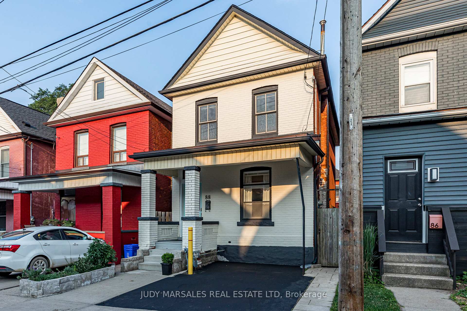 Photo 2 of 88 Oxford Street, Hamilton, Strathcona — HOMEH
