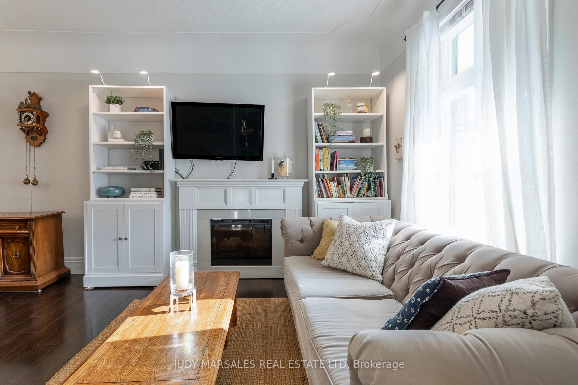 Photo 8 of 88 Oxford Street, Hamilton, Strathcona — HOMEH