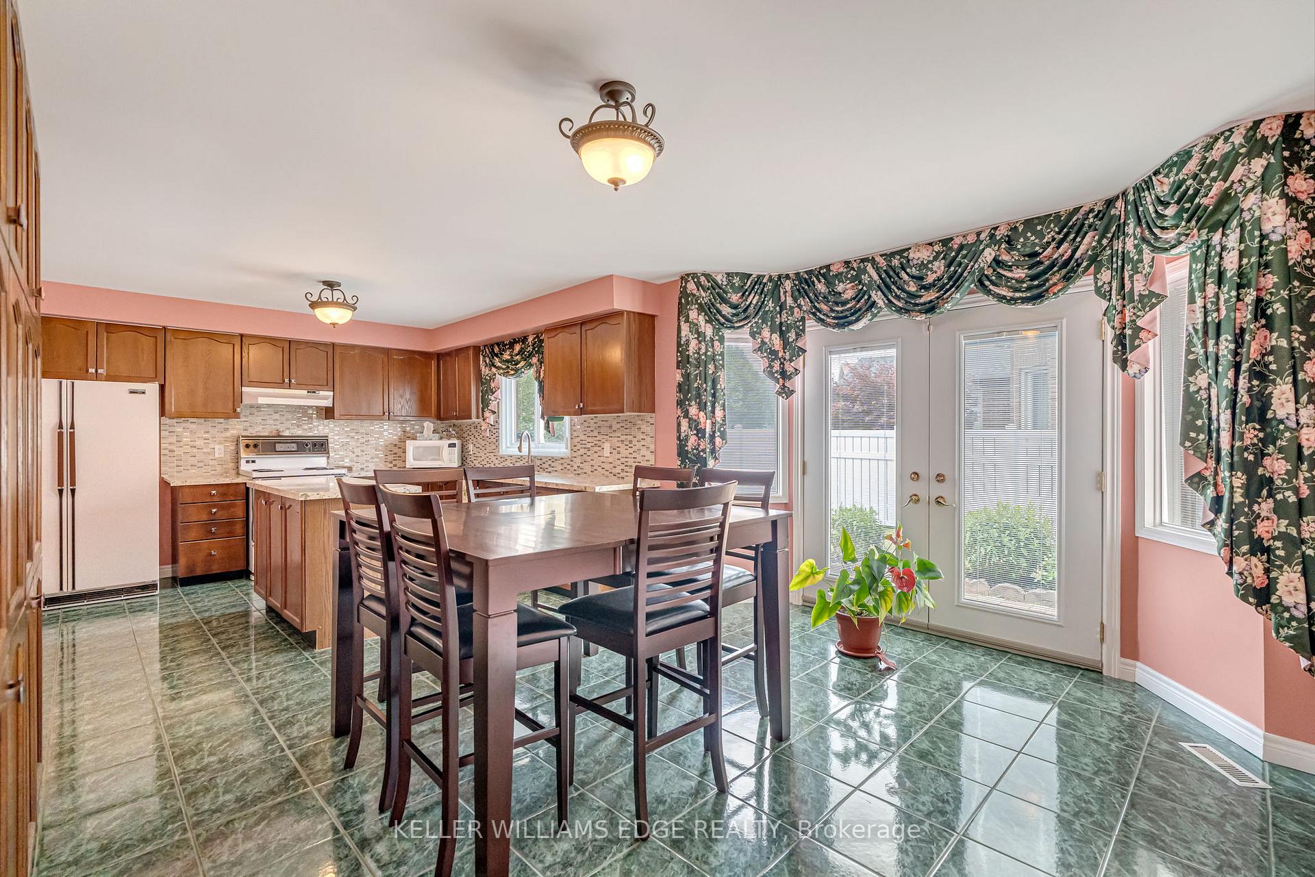 Photo 15 of 51 Corkett Drive, Brampton, Northwood Park — HOMEH