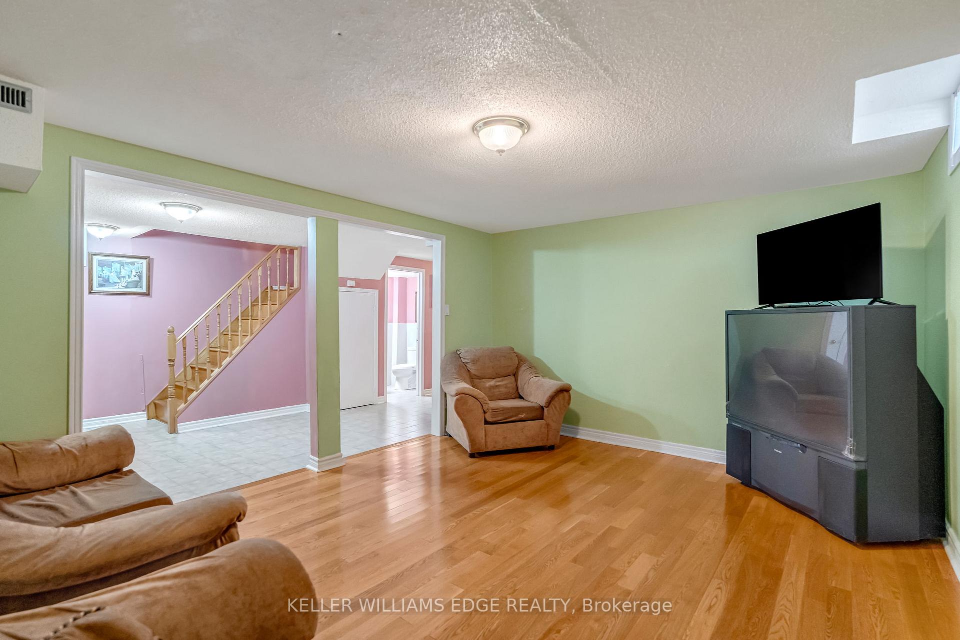 Photo 33 of 51 Corkett Drive, Brampton, Northwood Park — HOMEH