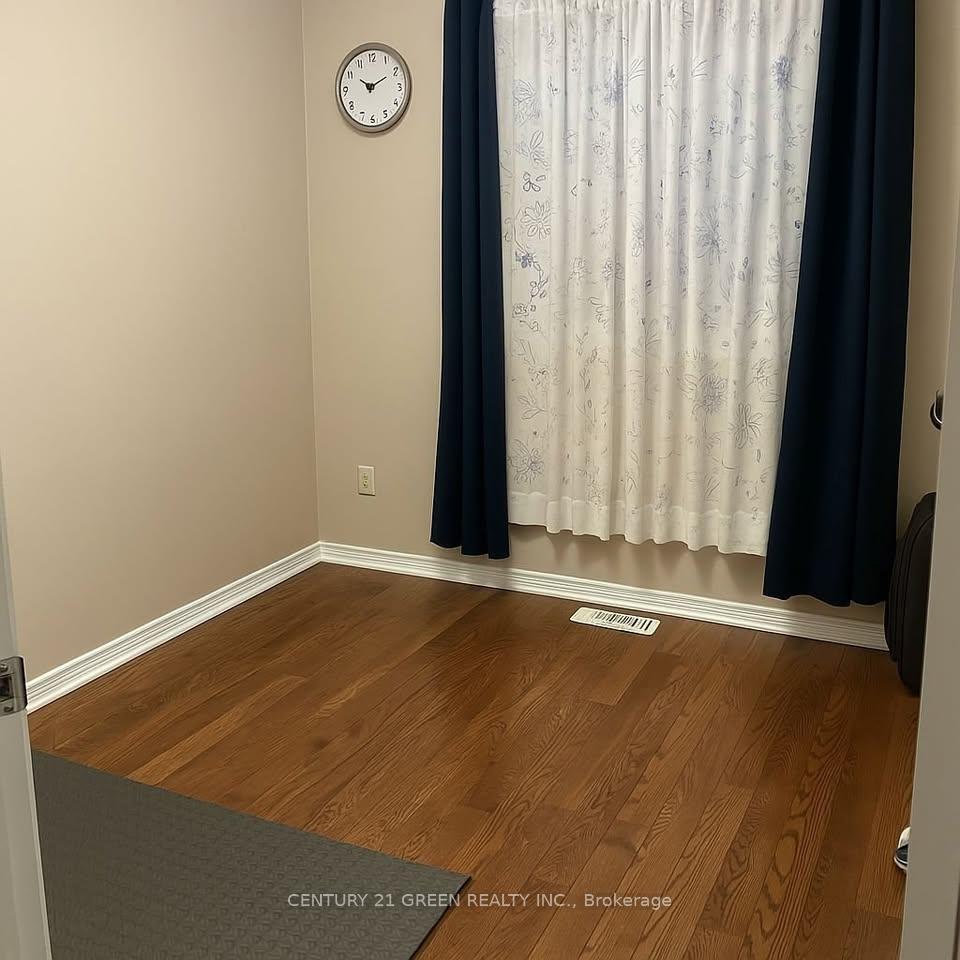 Photo 10 of 39 Crannyfield Drive, Brampton, Fletcher's Meadow — HOMEH