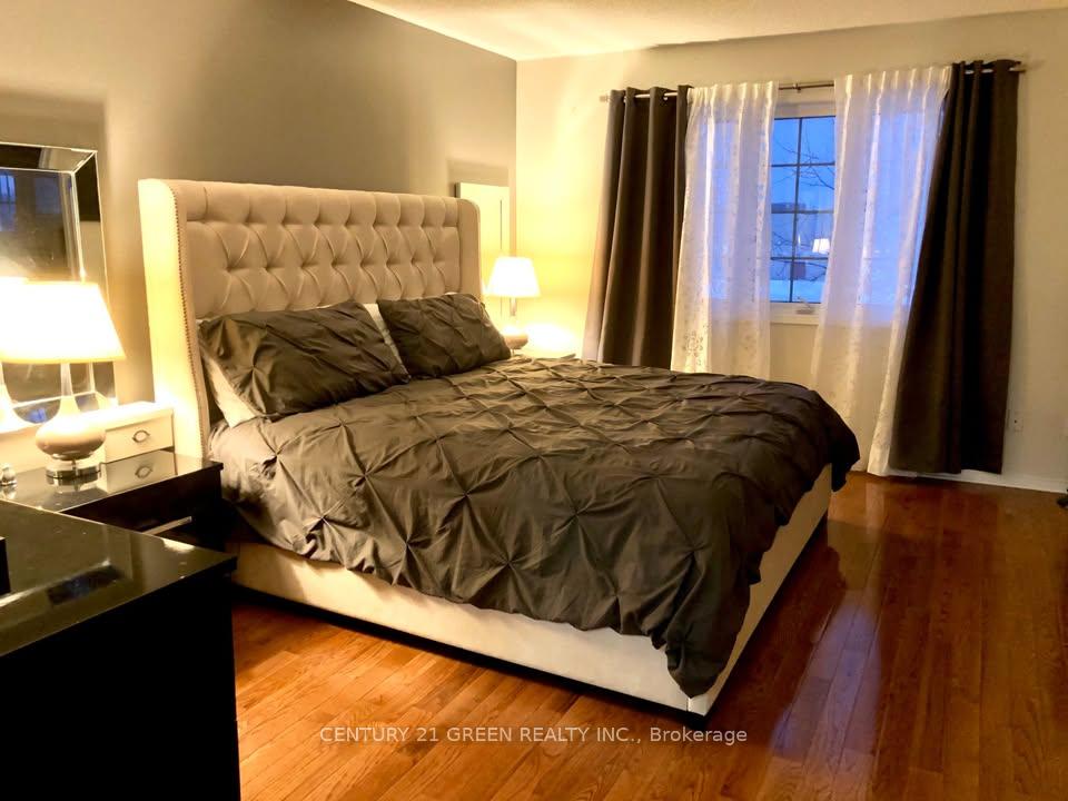 Photo 14 of 39 Crannyfield Drive, Brampton, Fletcher's Meadow — HOMEH
