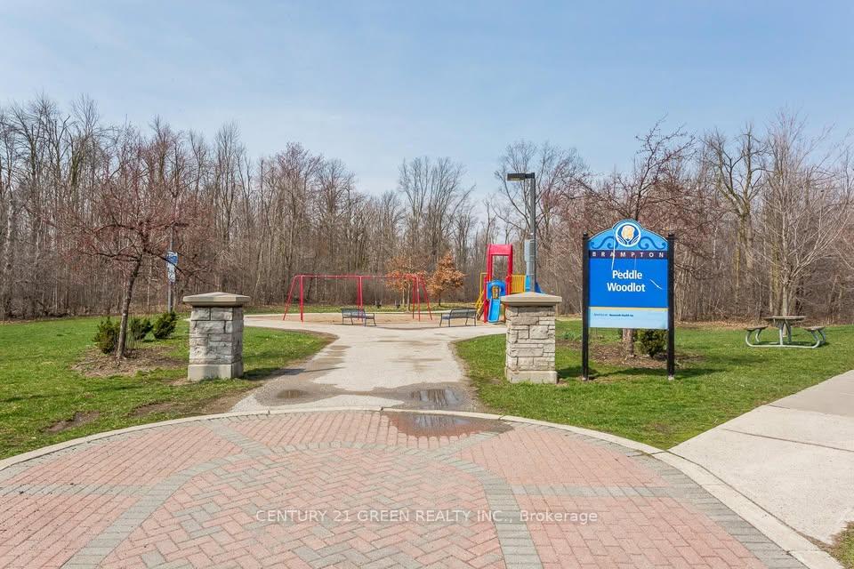 Photo 20 of 39 Crannyfield Drive, Brampton, Fletcher's Meadow — HOMEH
