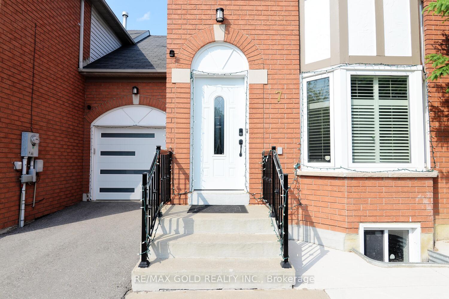 Photo 3 of 7 Lofty Pines Place, Brampton, Sandringham-Wellington — HOMEH