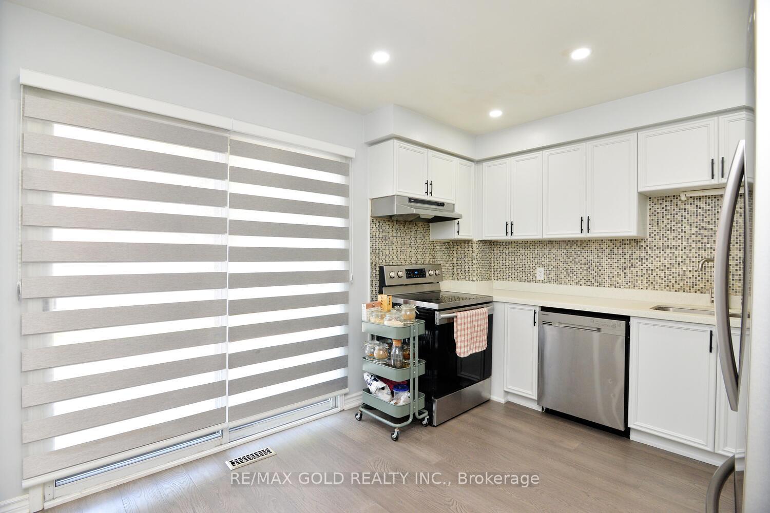 Photo 11 of 7 Lofty Pines Place, Brampton, Sandringham-Wellington — HOMEH
