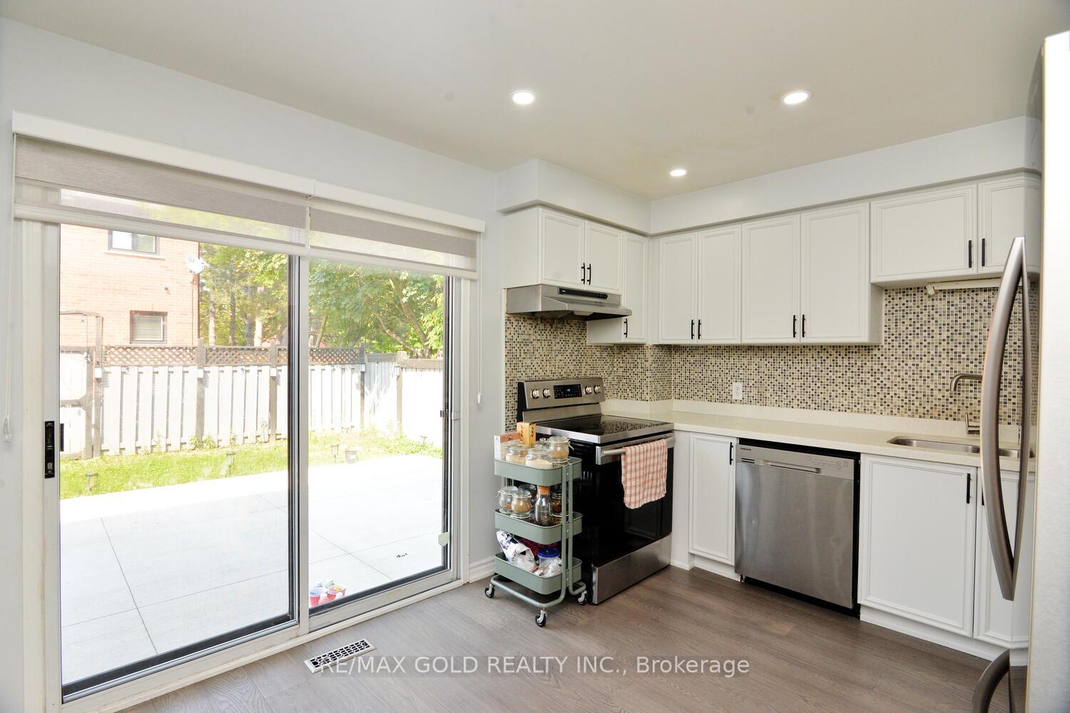 Photo 12 of 7 Lofty Pines Place, Brampton, Sandringham-Wellington — HOMEH