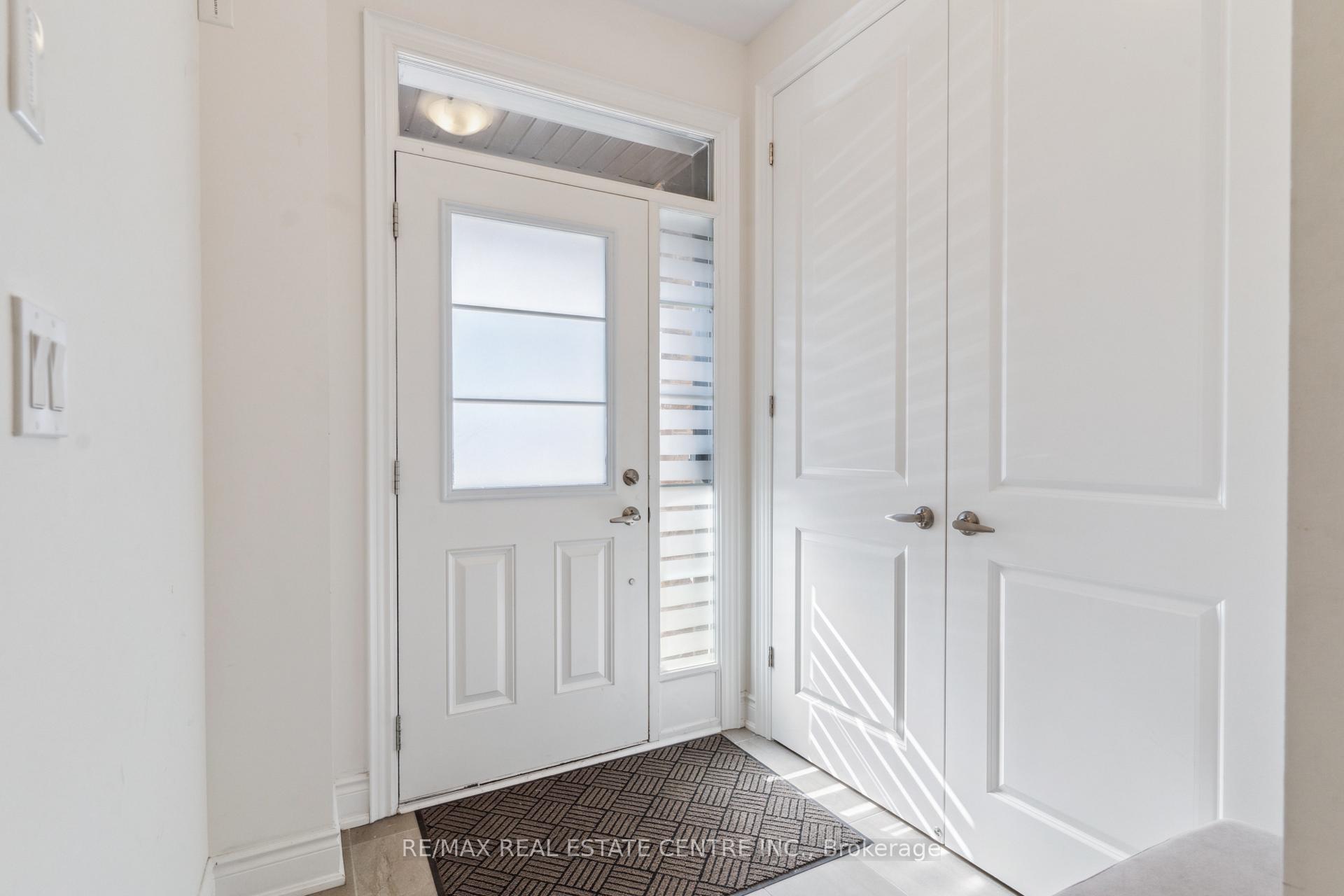 Photo 2 of 20 Quinton Ridge, Brampton, Bram West — HOMEH