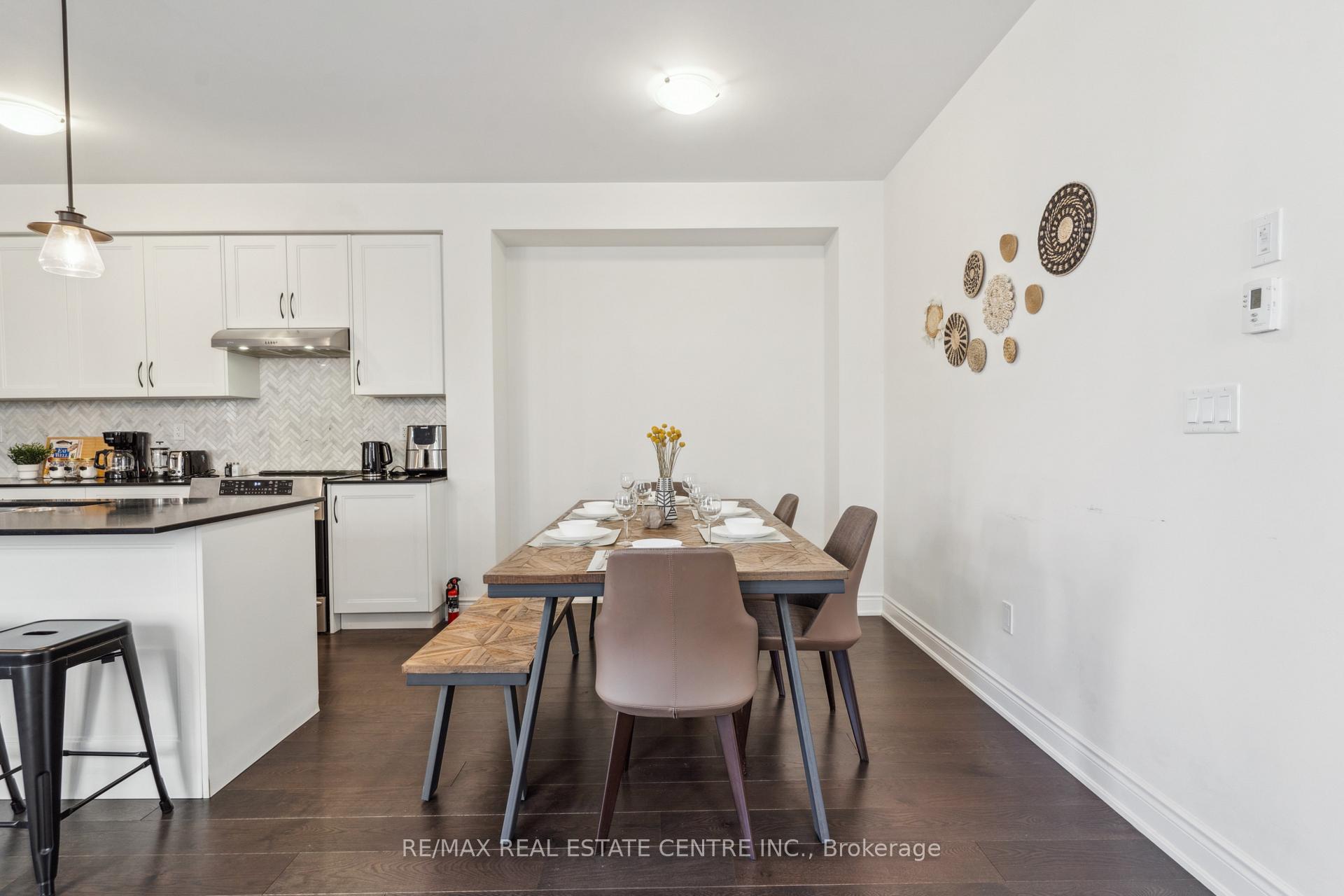 Photo 6 of 20 Quinton Ridge, Brampton, Bram West — HOMEH