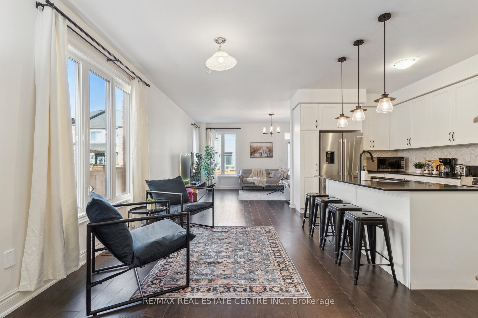 Photo 11 of 20 Quinton Ridge, Brampton, Bram West — HOMEH